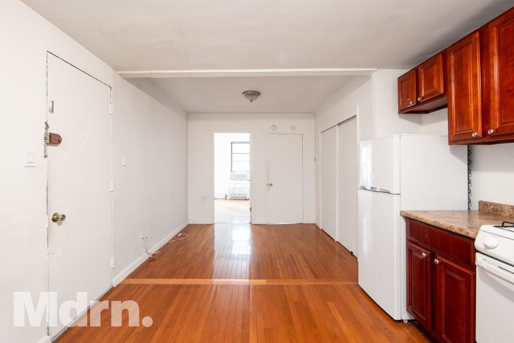 374 Eighth Avenue - Photo 2