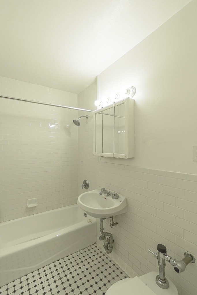 235 East 83rd Street - Photo 5