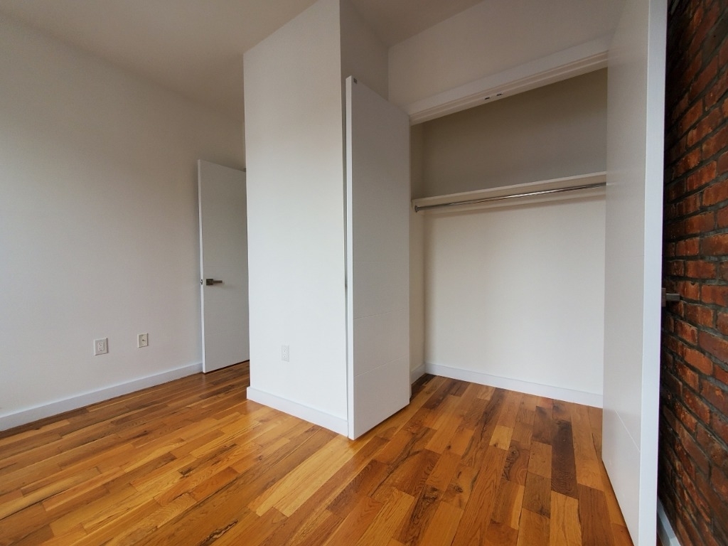 1299 Putnam Ave  - Photo 5