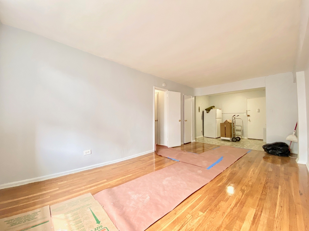 130 East 18th Street - Photo 2