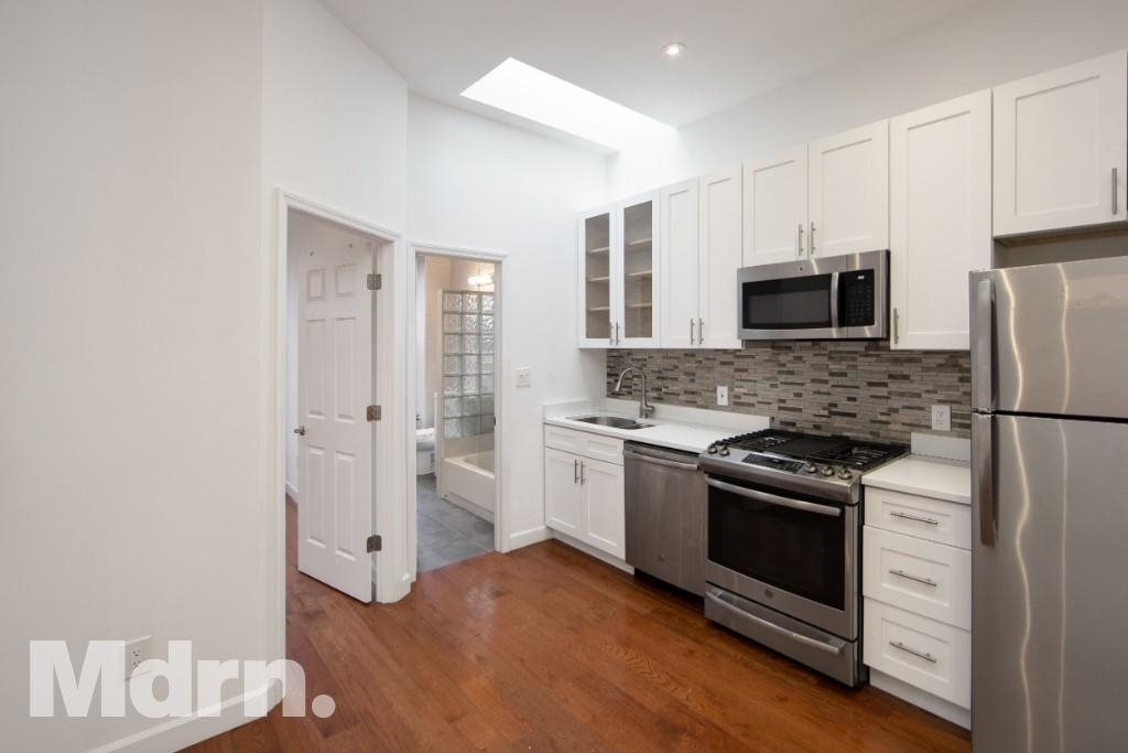 1197 Hancock Avenue - Photo 2