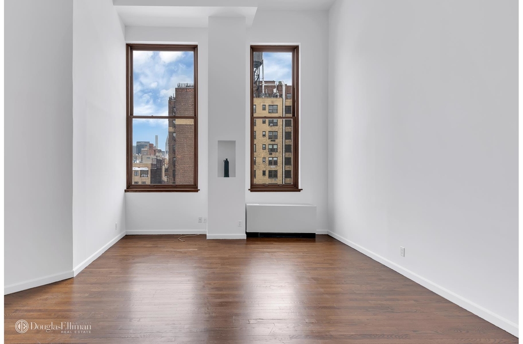 305 Second Avenue - Photo 0