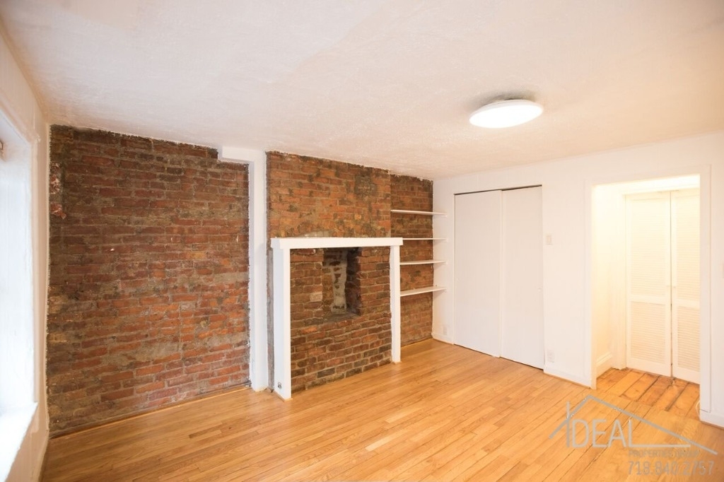 209A Wyckoff Street - Photo 2