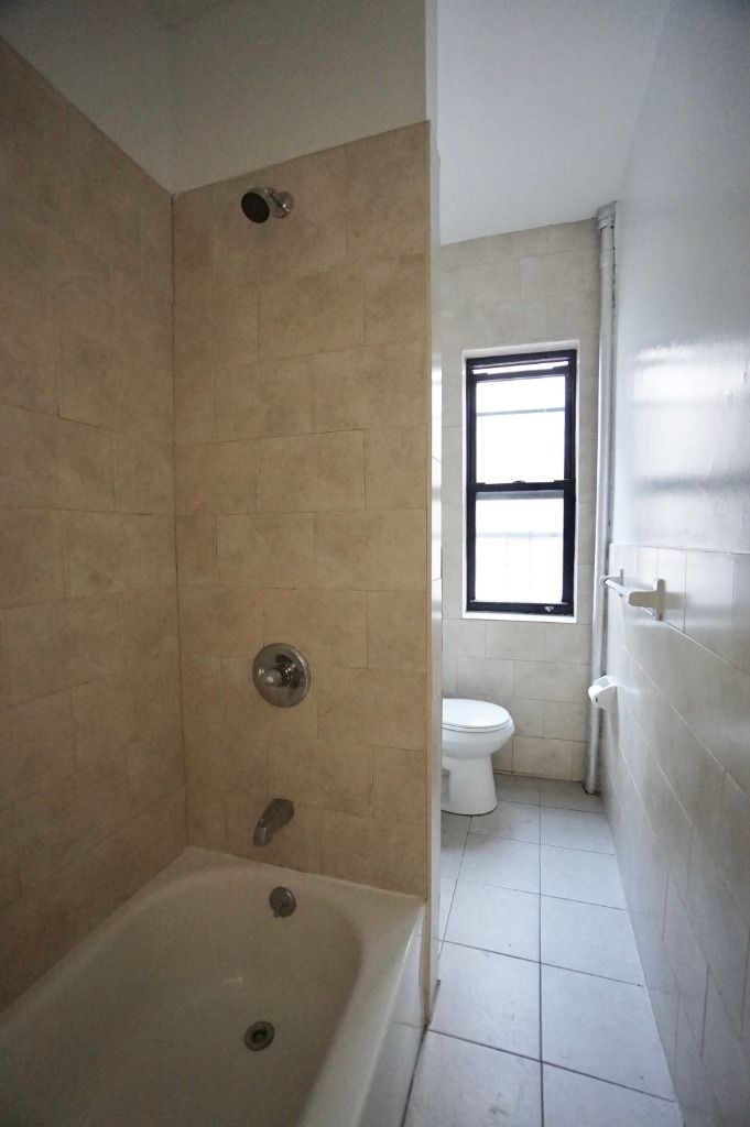 505 W 135th Street - Photo 6