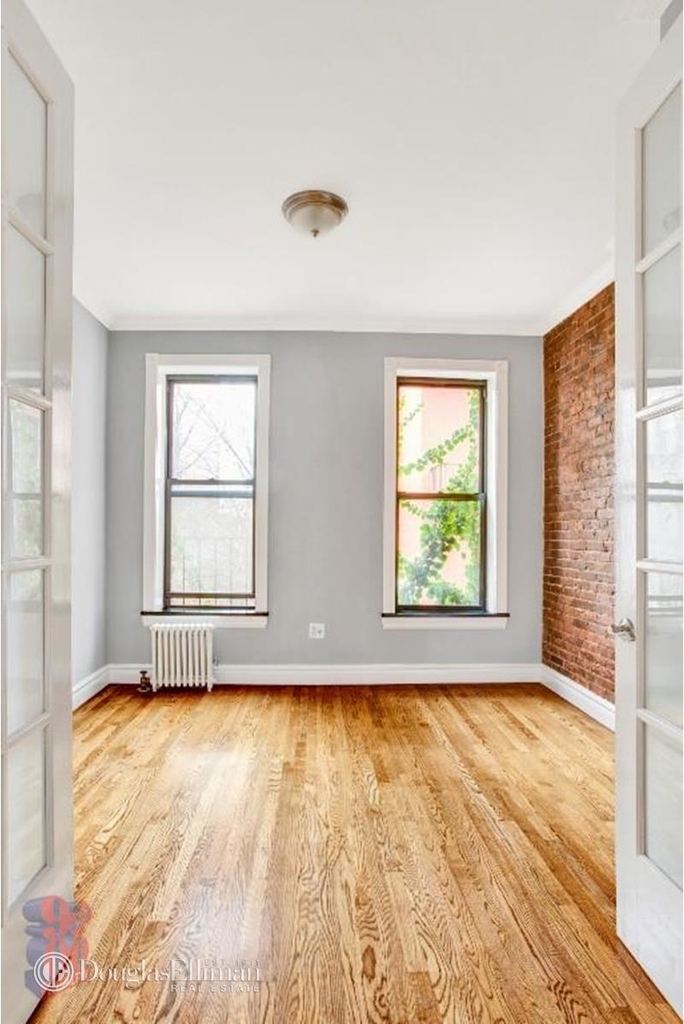 722 Tenth Avenue - Photo 3