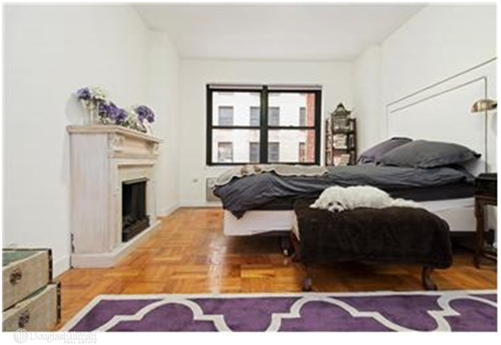 412 East 55th St - Photo 4