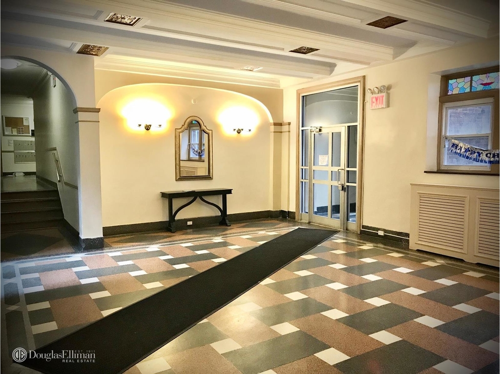 763 Ocean Pkwy - Photo 8