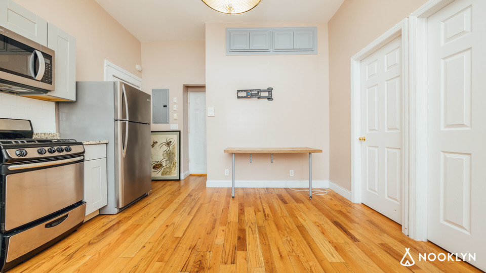 884 Bedford Ave - Photo 1