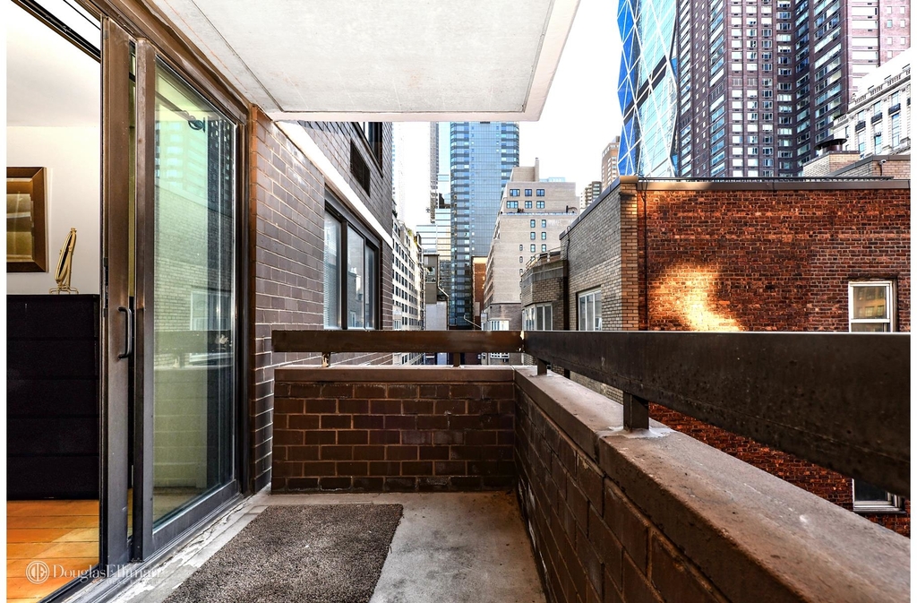 347 West 57th St - Photo 6