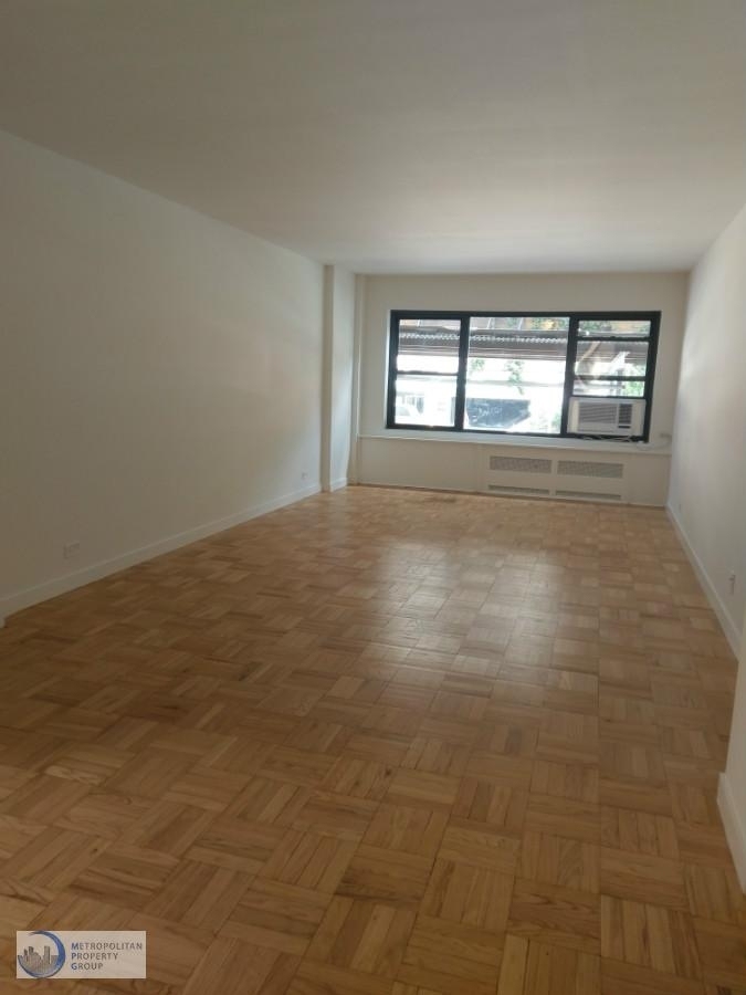 412 east 55th - Photo 0