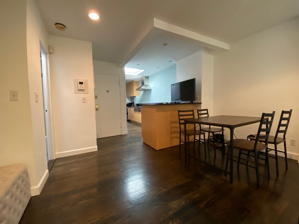 323 East 51st Street - Photo 9