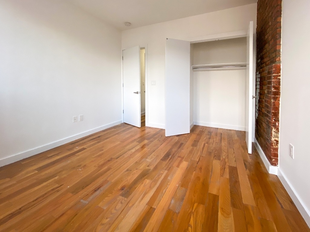 1299 Putnam Ave - Photo 5