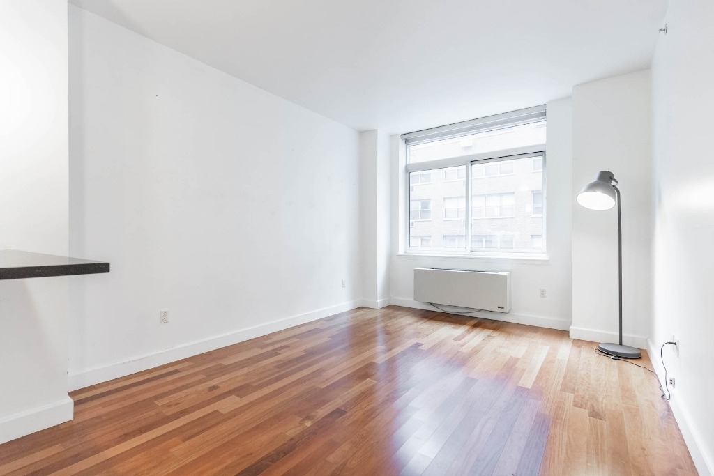 212 East 57th St - Photo 1