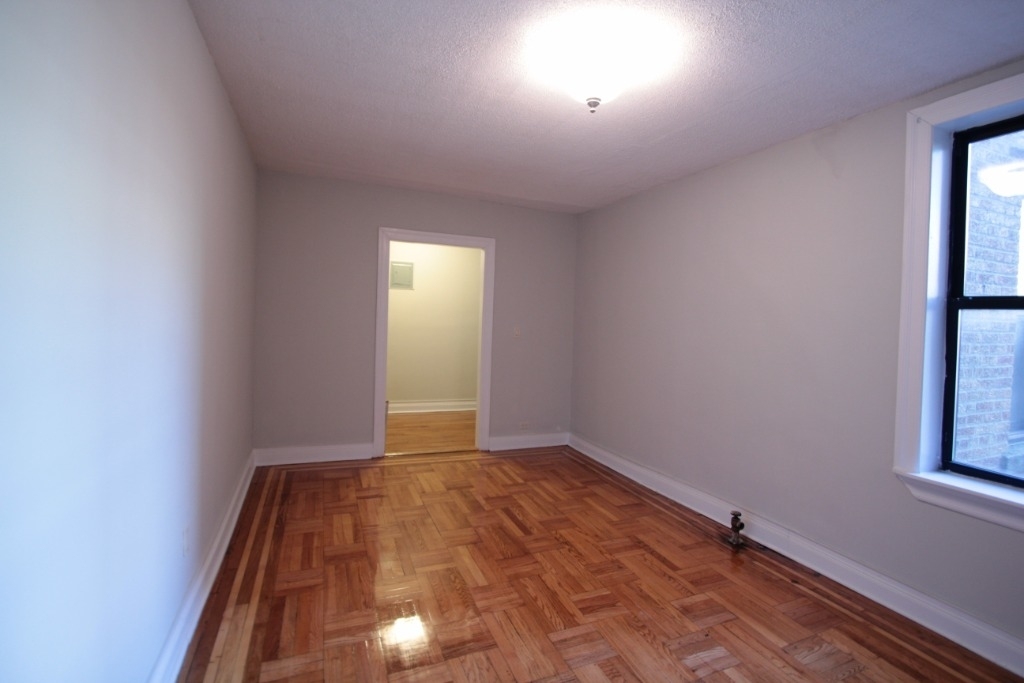 133 Seaman Avenue - Photo 1