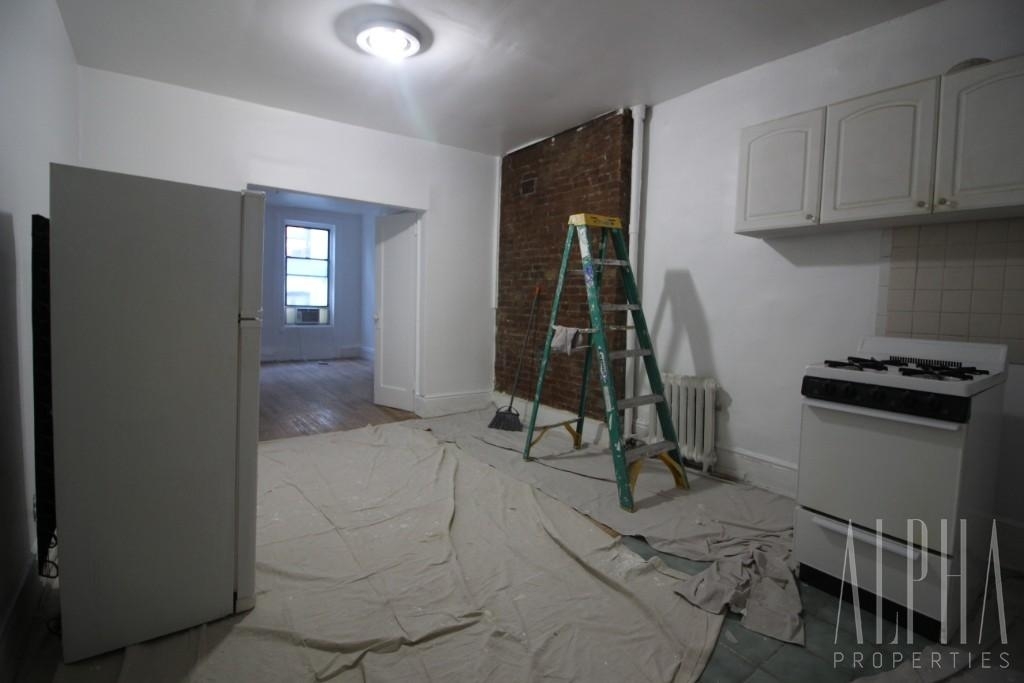 528 E 13th - Photo 2