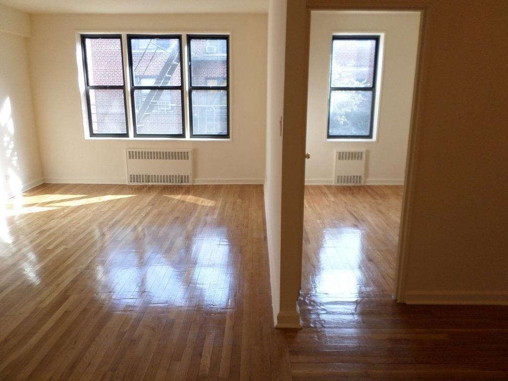 35th Avenue - Photo 1