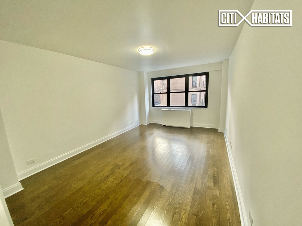 East 16th Street - Gramercy - Photo 2