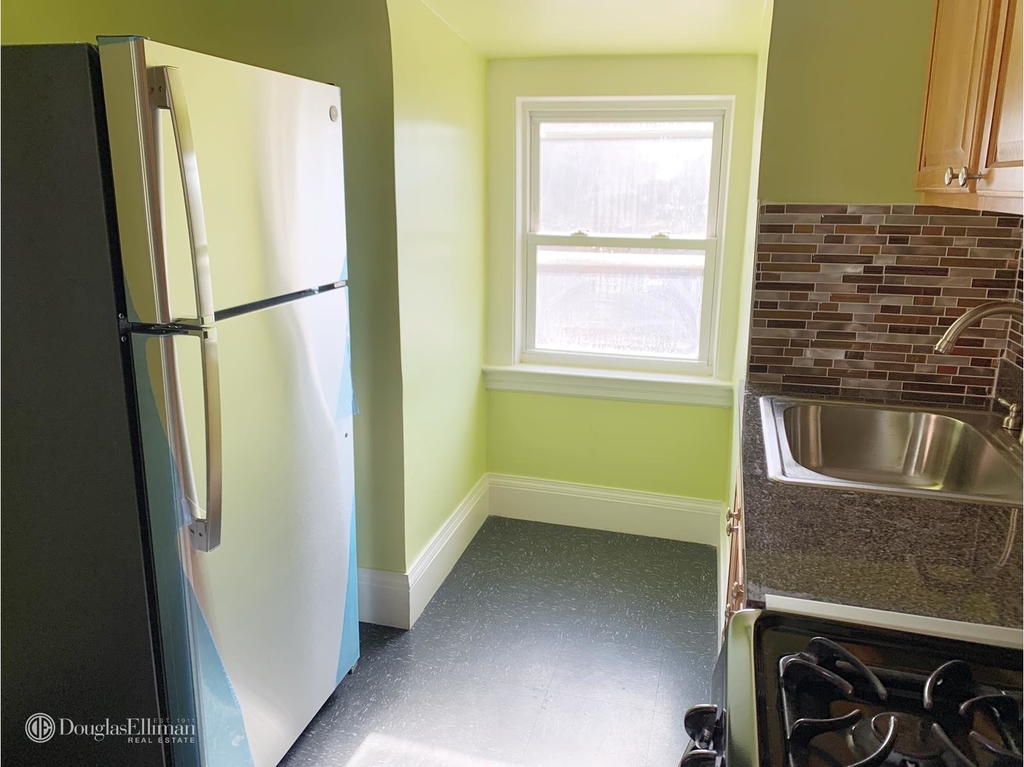 918 Ditmas Avenue - Photo 2