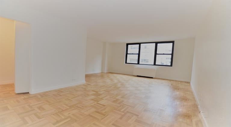  East 55 Street, 1BR 873sq - Photo 0