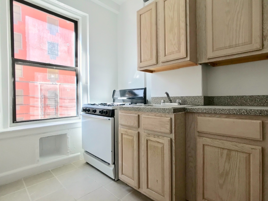 622 West 141st Street - Photo 7