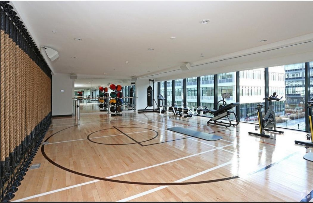 7 Navy Pier Court - Photo 8