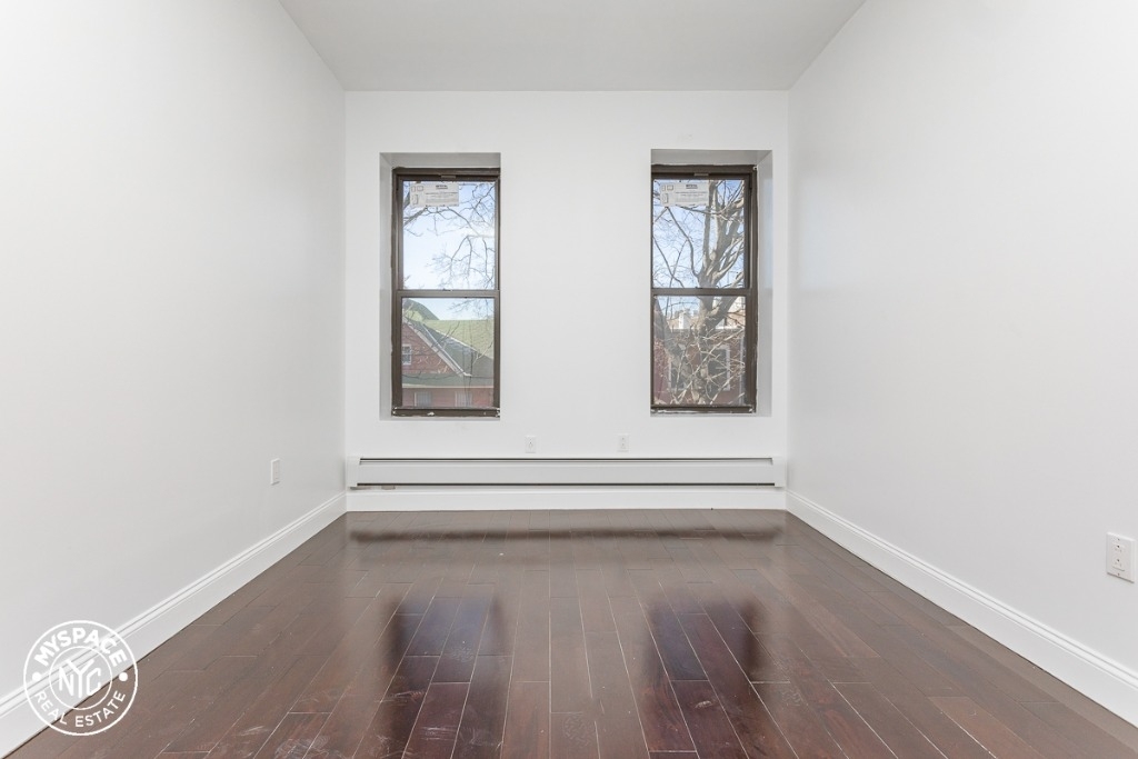 1094 Flatbush - Photo 3