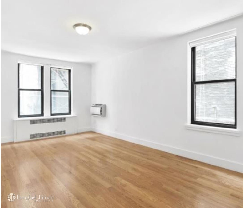 10 West 65th St - Photo 0