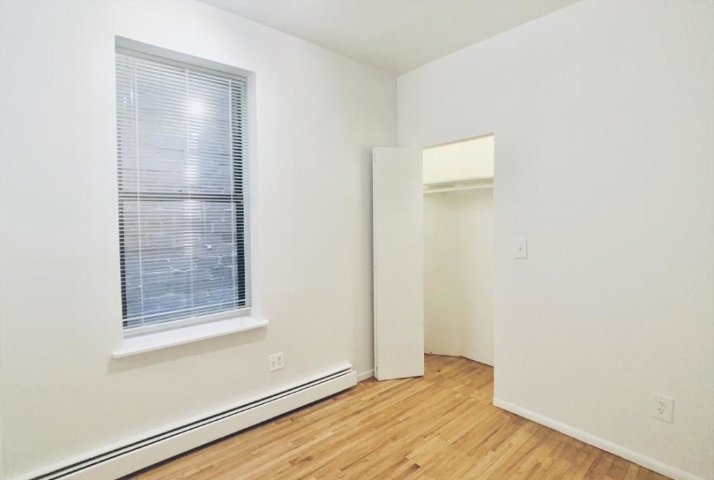 415 East 52nd Street - Photo 7