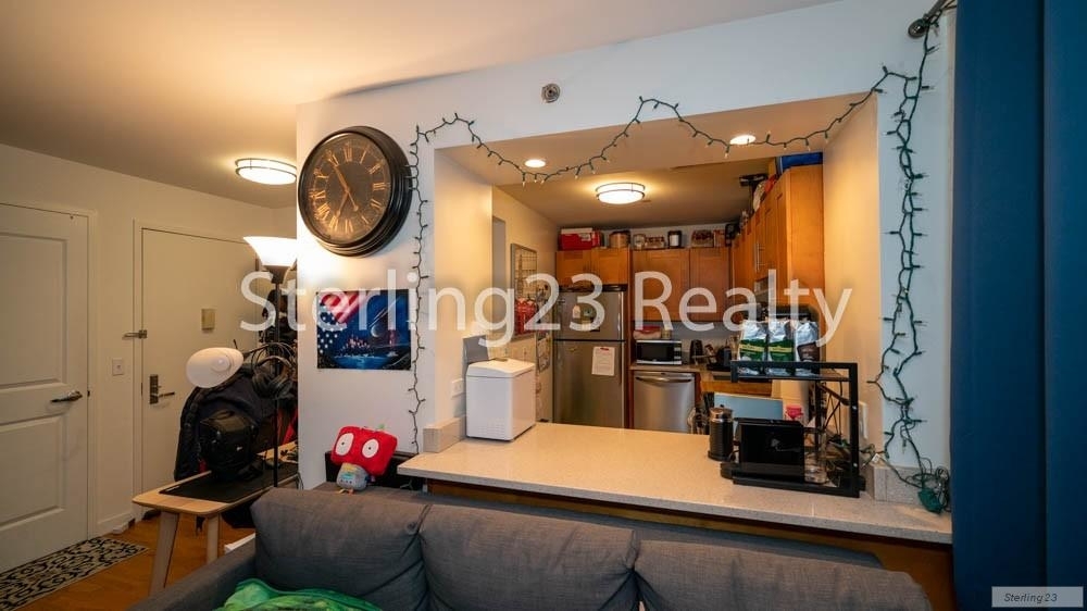 2550 Crescent St - Photo 8