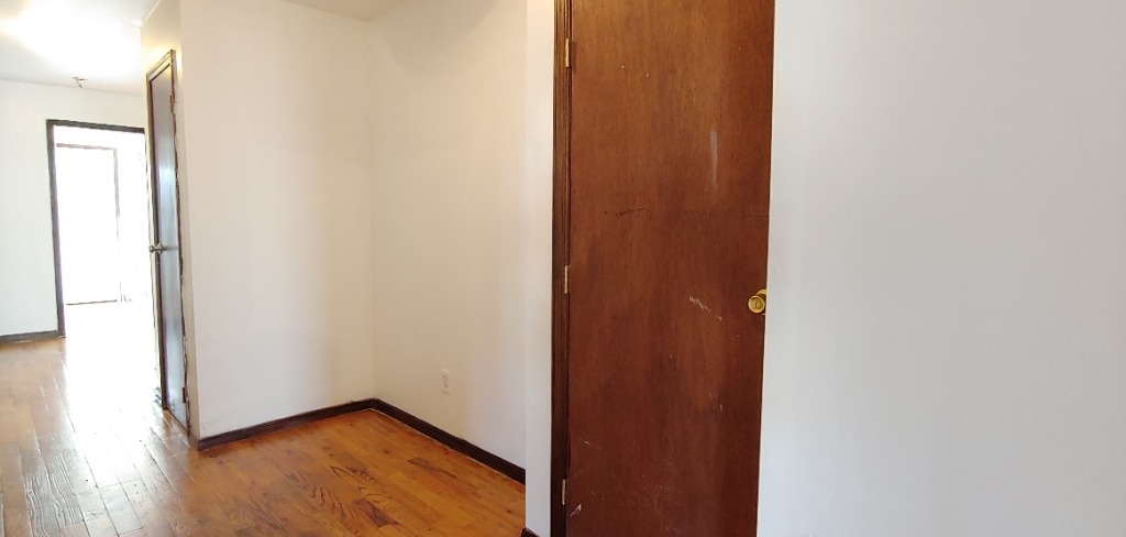 1071 Jefferson Avenue - Photo 5