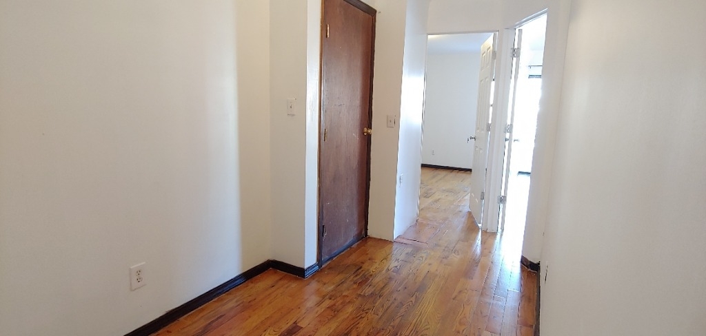 1071 Jefferson Avenue - Photo 6