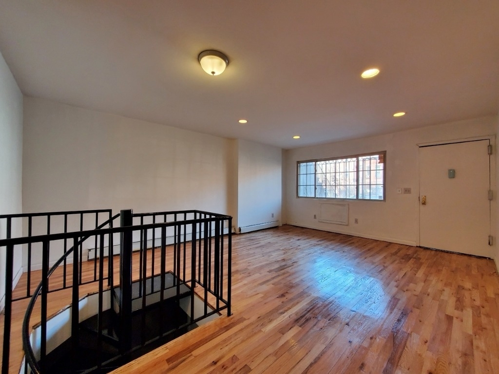 218 Lexington Ave  - Photo 2