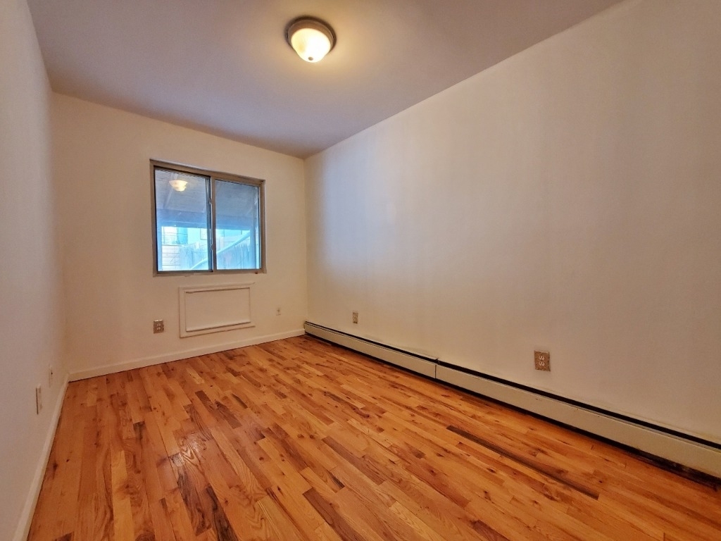 218 Lexington Ave  - Photo 4