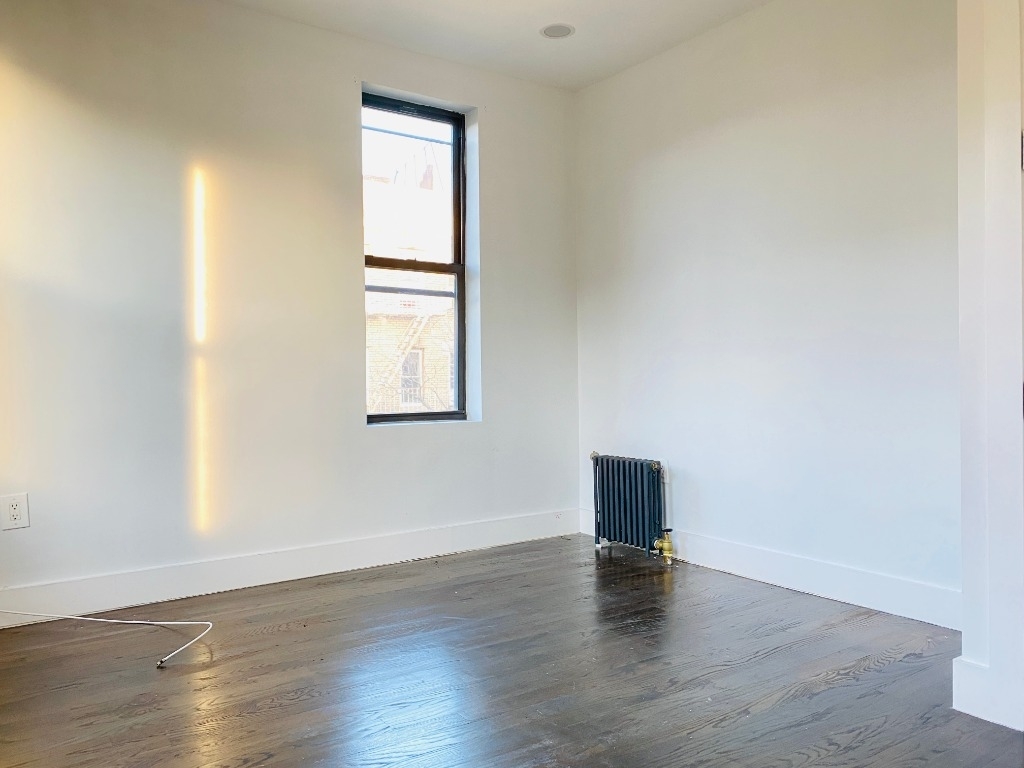 608 W. 191st - Photo 2