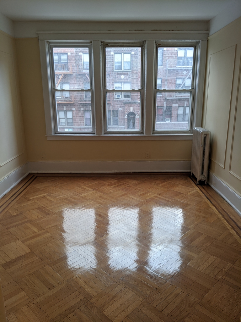 25-56 33st, Astoria, NY, 11106 - Photo 0