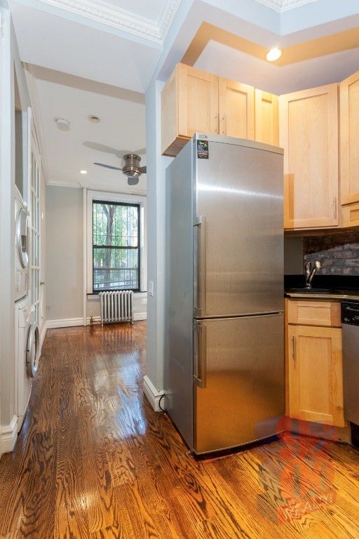 326 E 35th - Photo 0