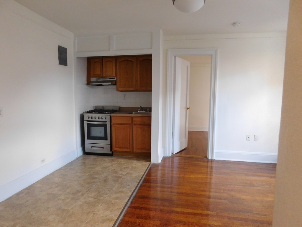 32-15 35th Street - Photo 2