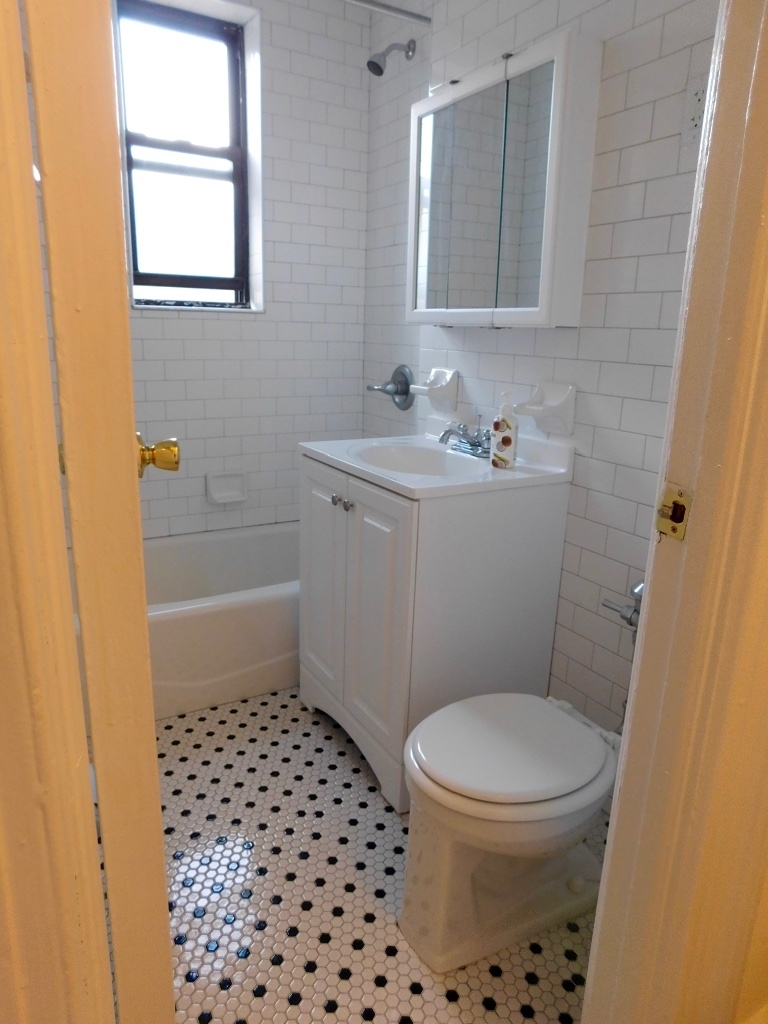 32-15 35th Street - Photo 4