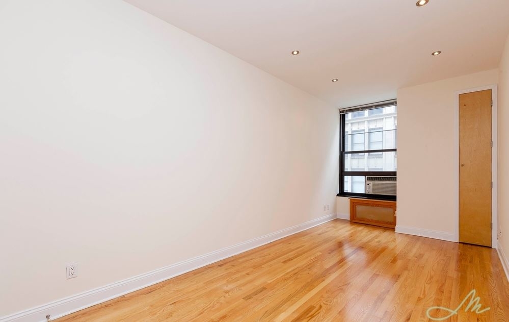 270 park avenue South - Photo 3