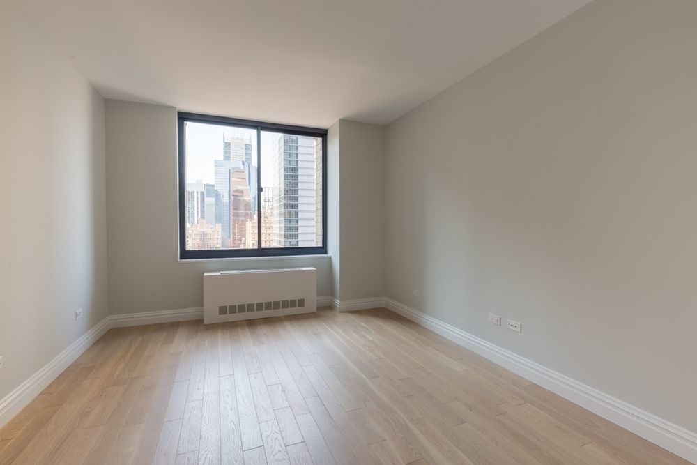 235 W 48th Street - Photo 2