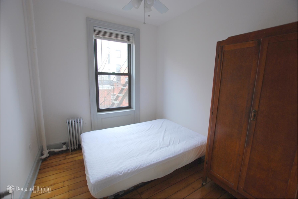 247 East 10th Street - Photo 3