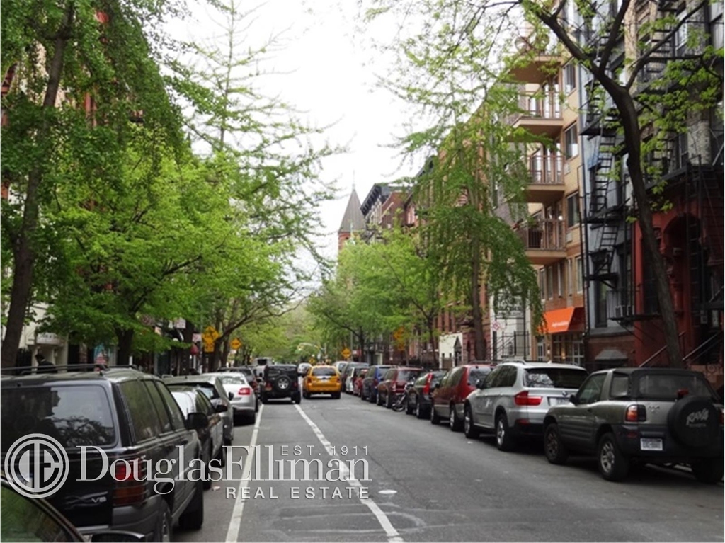 247 East 10th Street - Photo 5