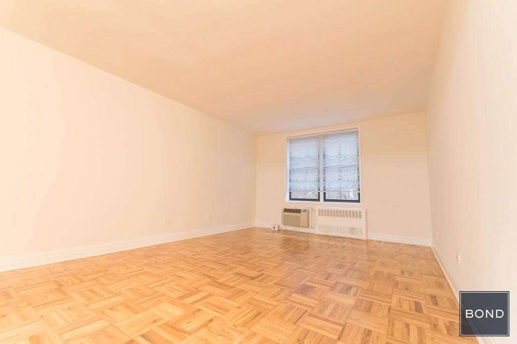 151 West 16th Street - Photo 0