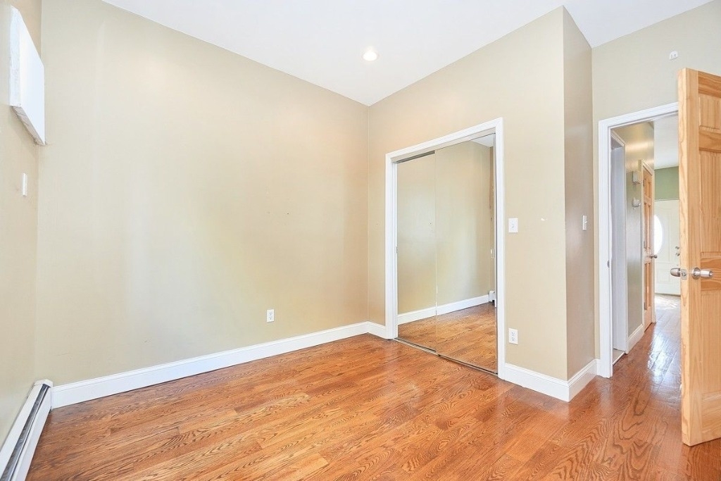 11 Ditmars St - Photo 6