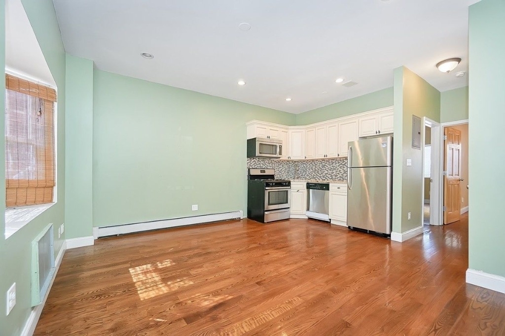 11 Ditmars St - Photo 0