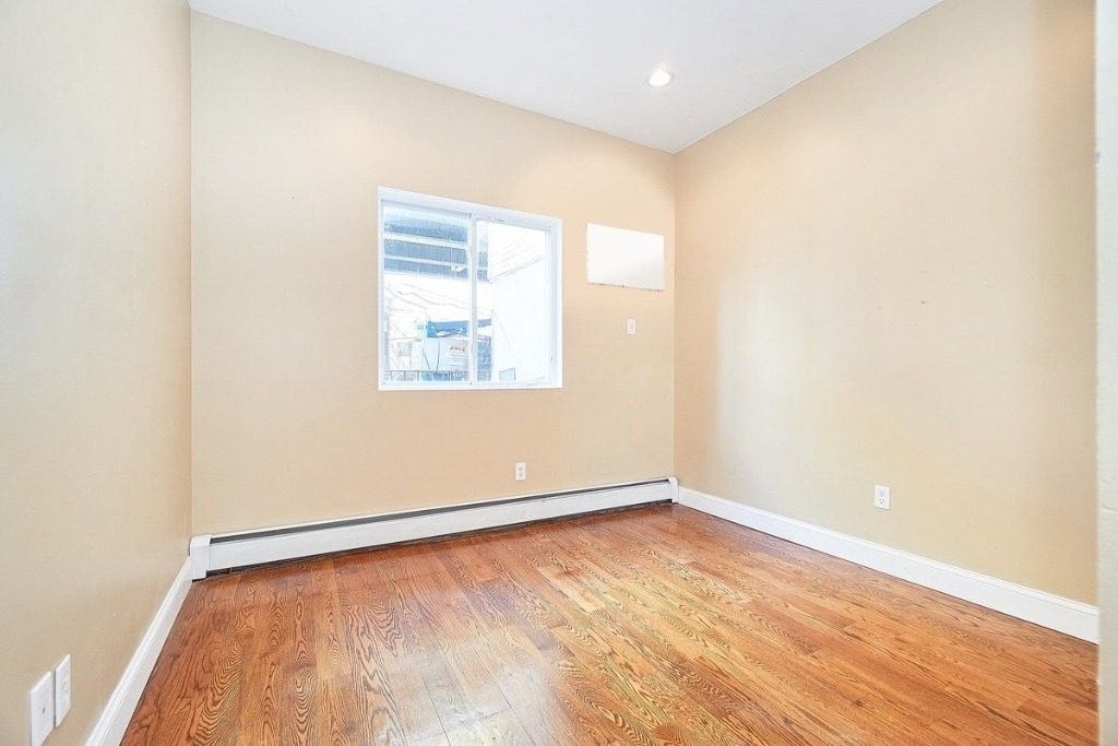 11 Ditmars St - Photo 5