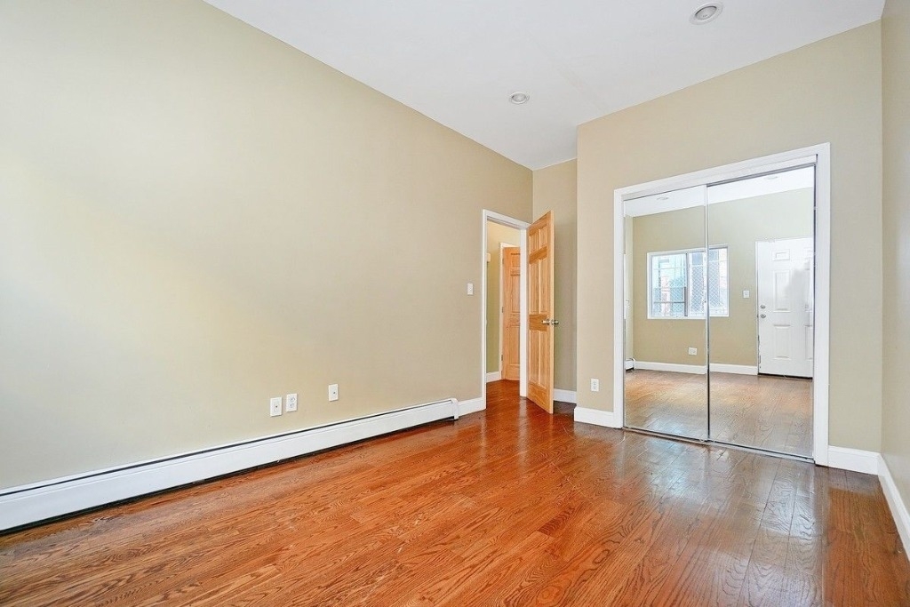 11 Ditmars St - Photo 4