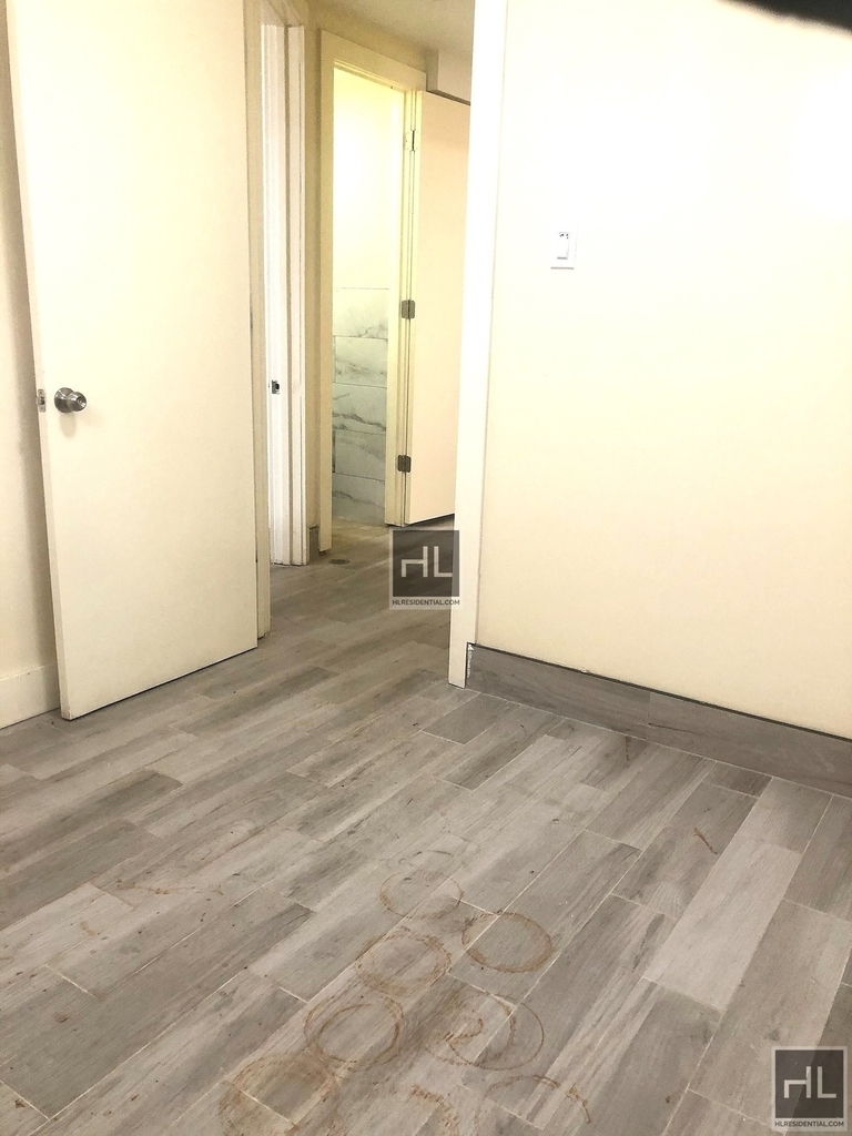 690 East 5 Street - Photo 3