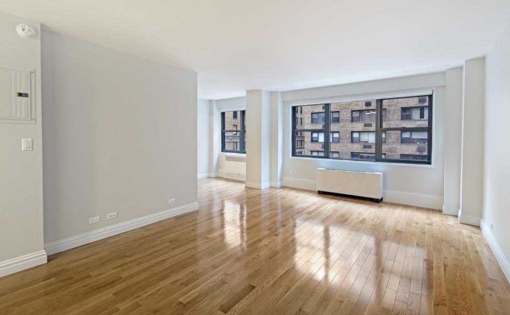 East 33 Street - Photo 1