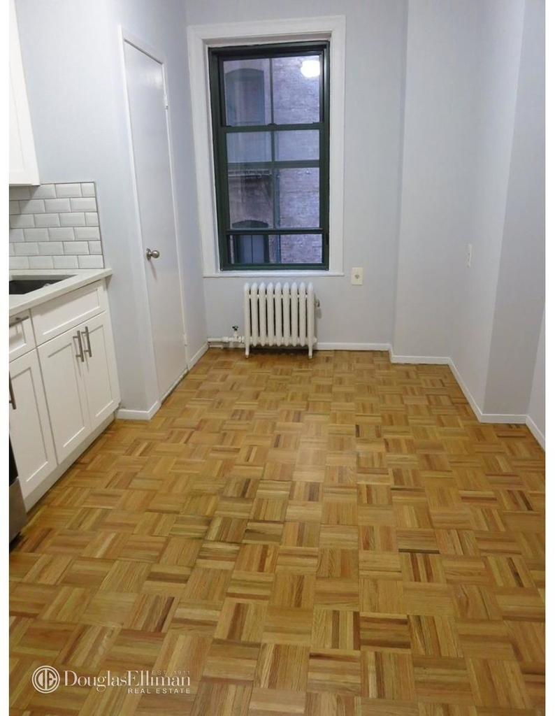 542 East 79th St - Photo 4